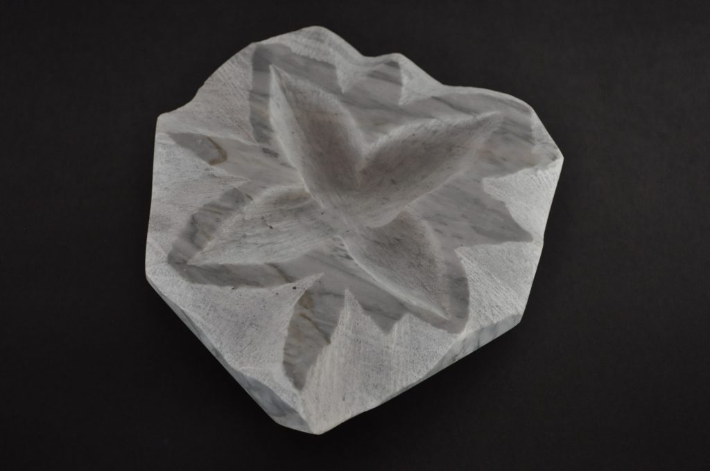 Stone flower 22 / Marble, 12.4x13x2.8cm, about 500g