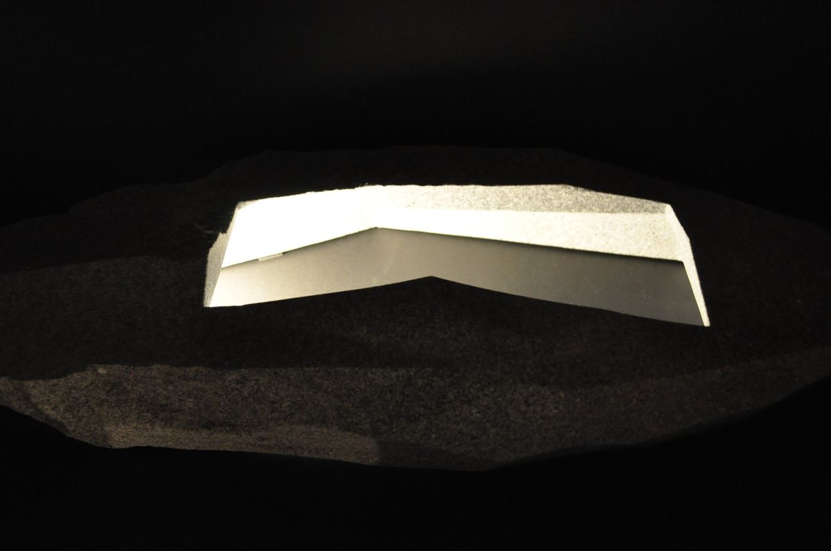 Voyage (illumination version) / Granite, 29Dx80.5Wx12H (cm)