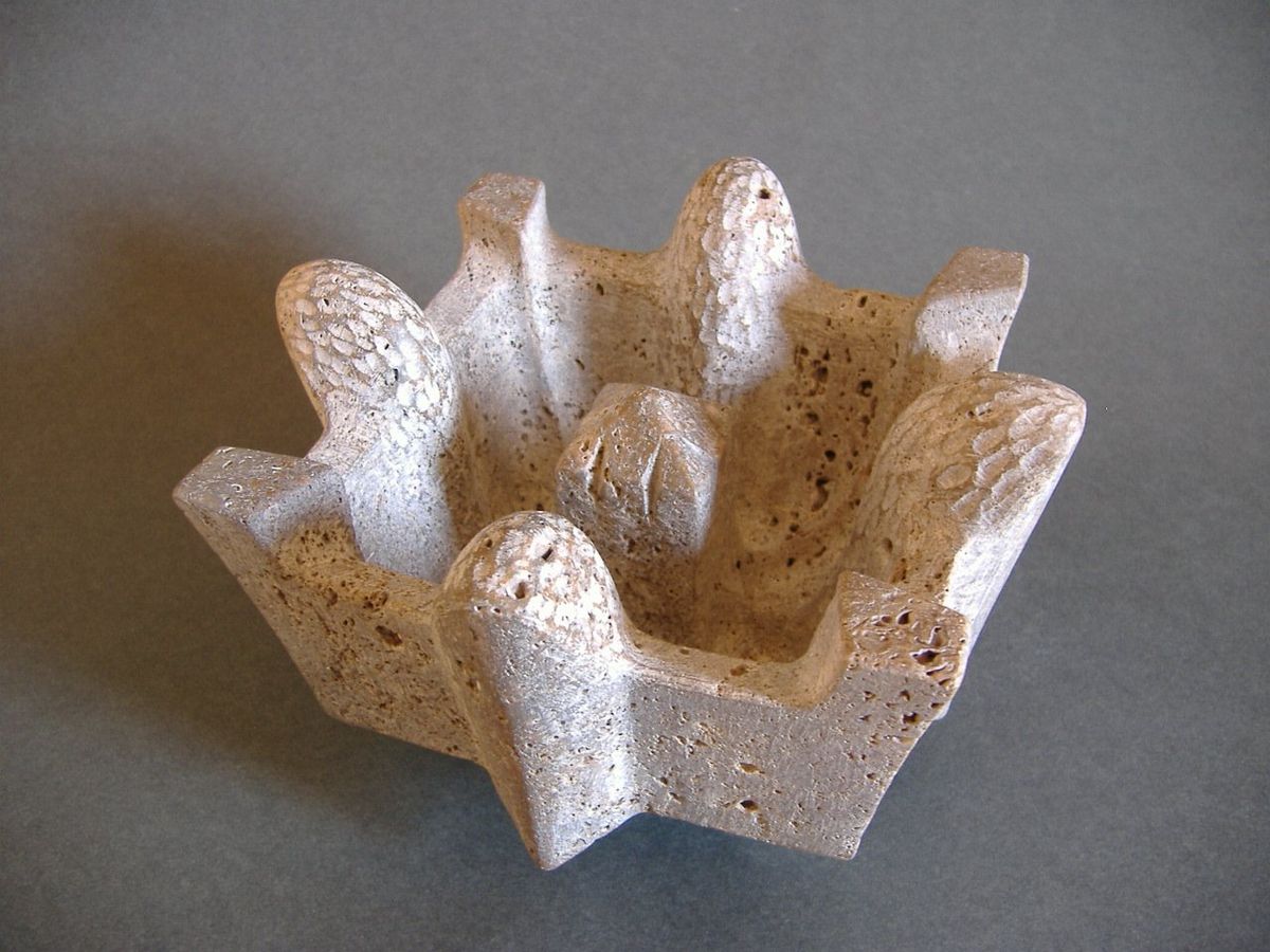 Stone flower 16 / Travertine